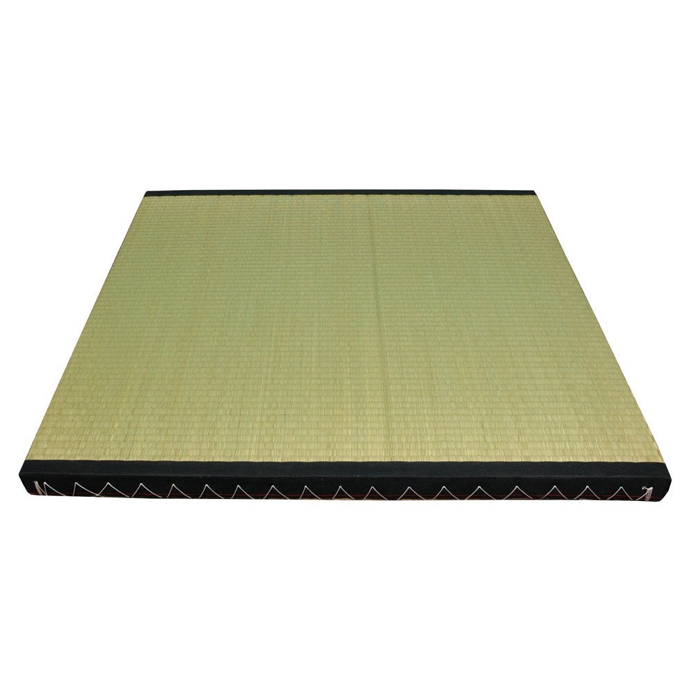 Half a tatami to stand on, a tatami mat to sleep on